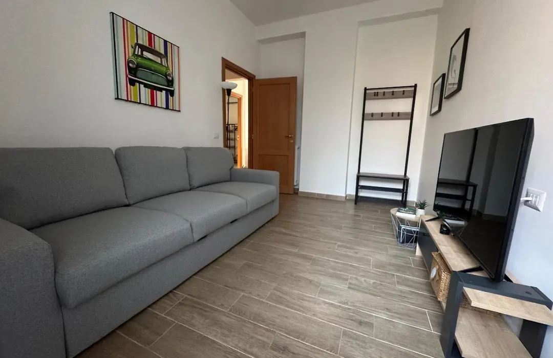 Appartamento agli Acquedotti, con giardino privato-1